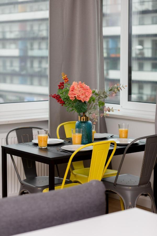 Artistic Zoliborz Apartments By Noclegi Renters Varsó Kültér fotó