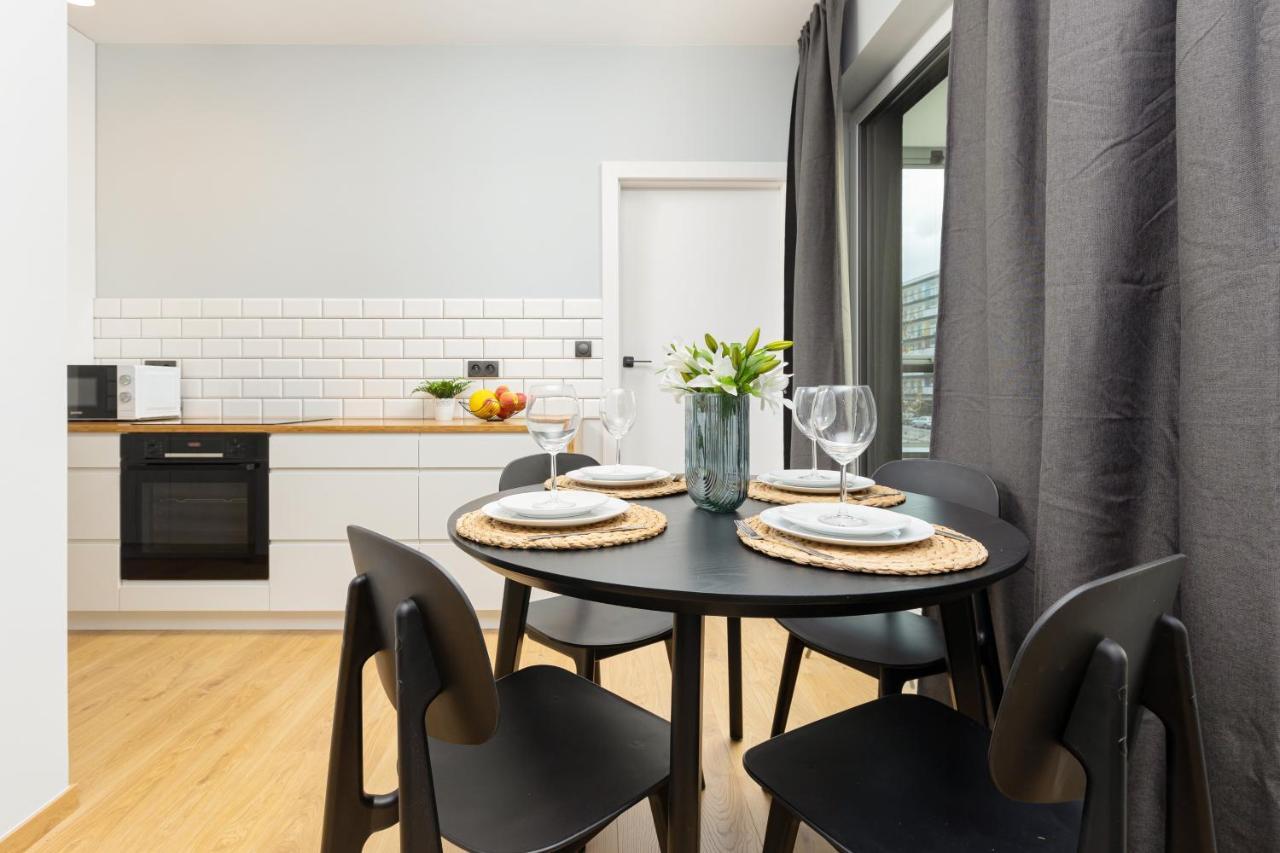 Artistic Zoliborz Apartments By Noclegi Renters Varsó Kültér fotó